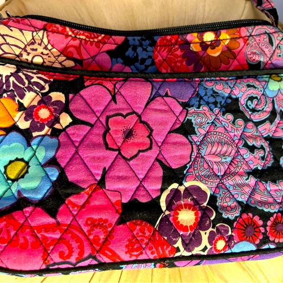 Vera Bradley crossover/shoulder colorful floral bag - Picture 2 of 9